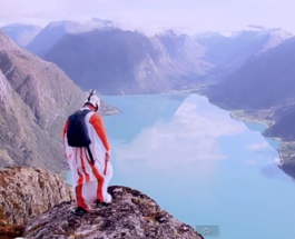 Un temerar a zburat cu 250 km la oră